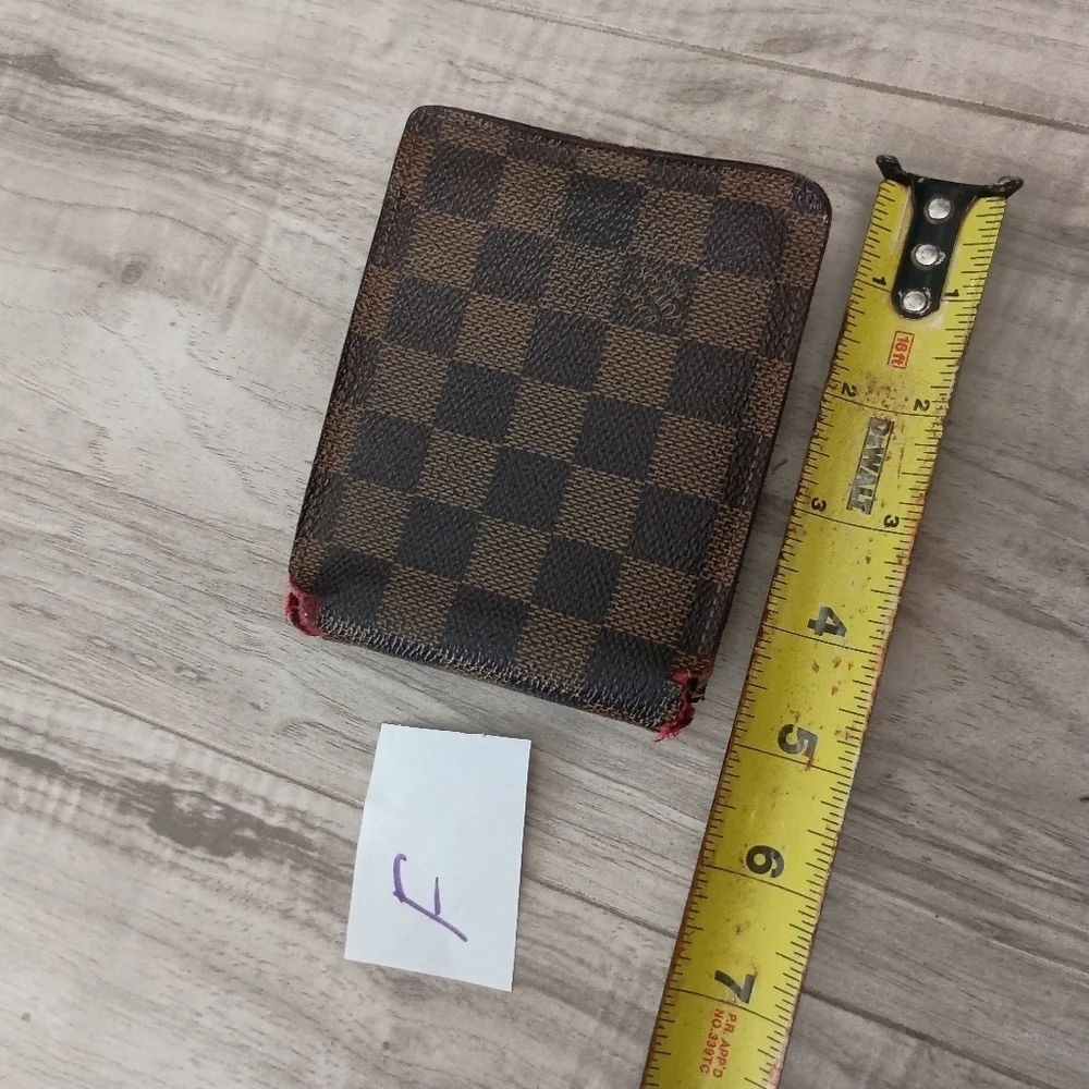 Vintage, Authentic Louis Vuitton Famier Ebene Mens Credit Wallet